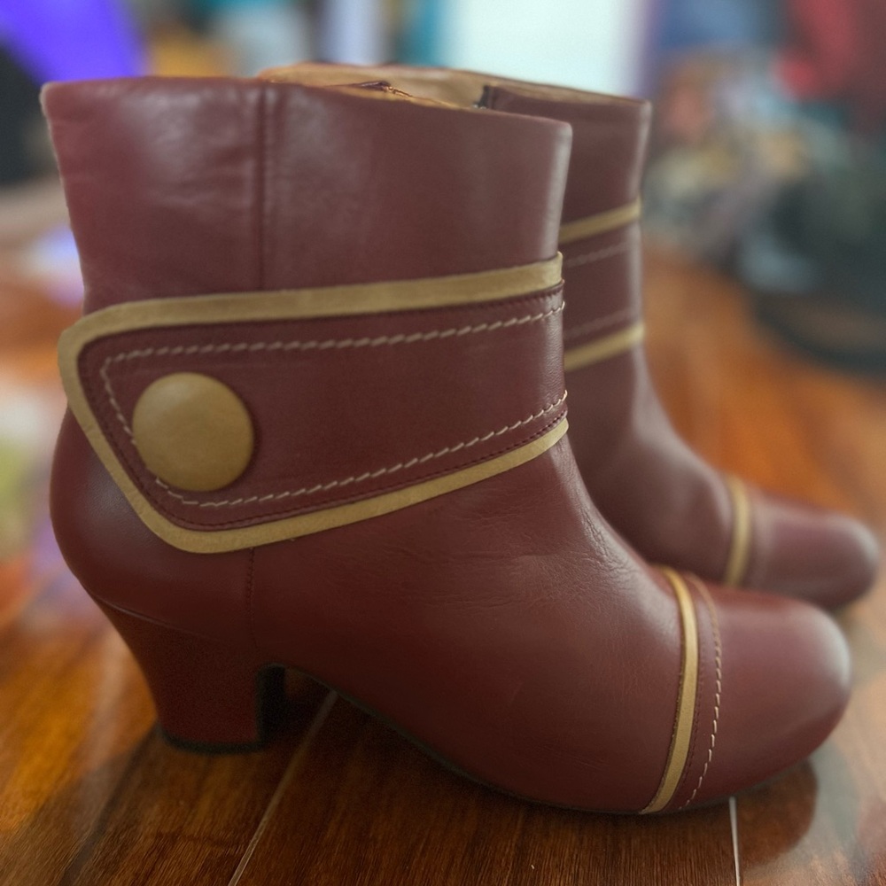 NWOB Mix Mooz heeled booties with buckle size 6.5/37
